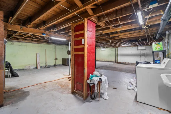 $400,000 | 204 South Taylor Street, Manchester, NH 03103