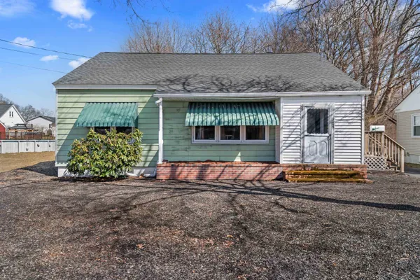 $400,000 | 204 South Taylor Street, Manchester, NH 03103