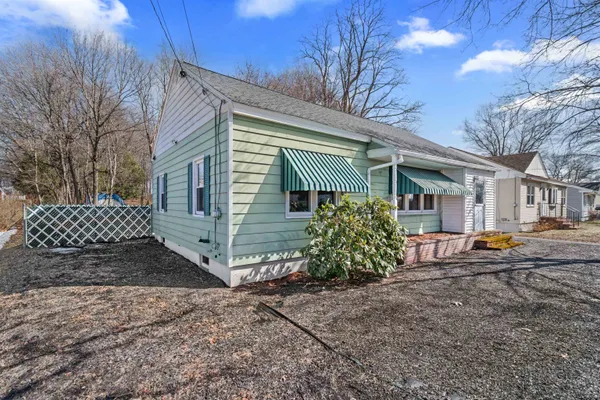 $400,000 | 204 South Taylor Street, Manchester, NH 03103