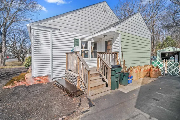 $400,000 | 204 South Taylor Street, Manchester, NH 03103