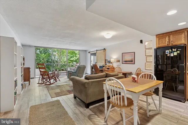 $180,000 | 100 West Avenue, Unit 119S, Jenkintown, PA 19046