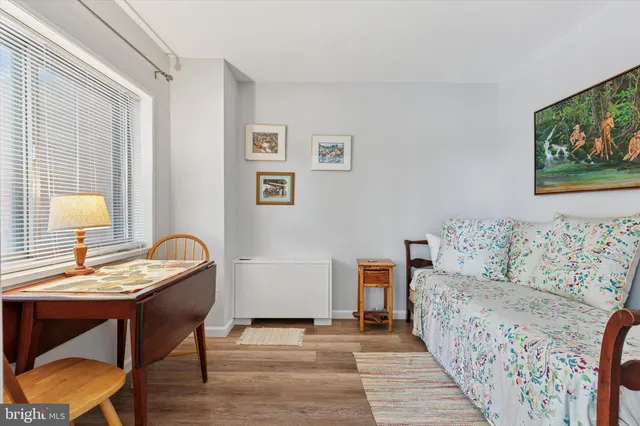 $180,000 | 100 West Avenue, Unit 119S, Jenkintown, PA 19046