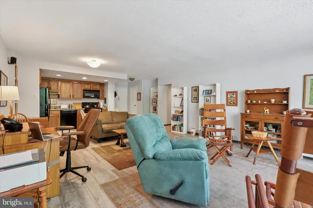 $180,000 | 100 West Avenue, Unit 119S, Jenkintown, PA 19046