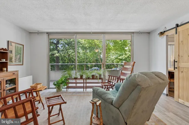 $180,000 | 100 West Avenue, Unit 119S, Jenkintown, PA 19046