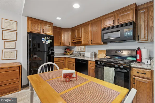 $180,000 | 100 West Avenue, Unit 119S, Jenkintown, PA 19046