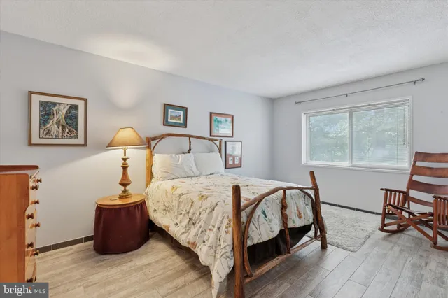 $180,000 | 100 West Avenue, Unit 119S, Jenkintown, PA 19046