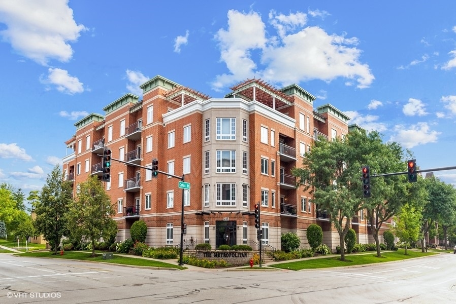 235 North Smith Street, Unit 202, Palatine, IL 60067 Compass