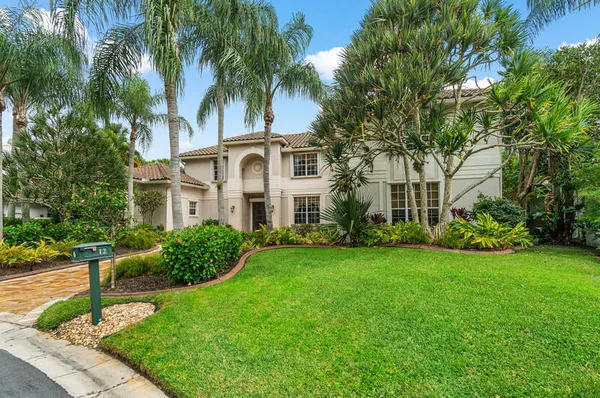 $1,900,000 | 12 Martinique Cove, Palm Beach Gardens, FL 33418