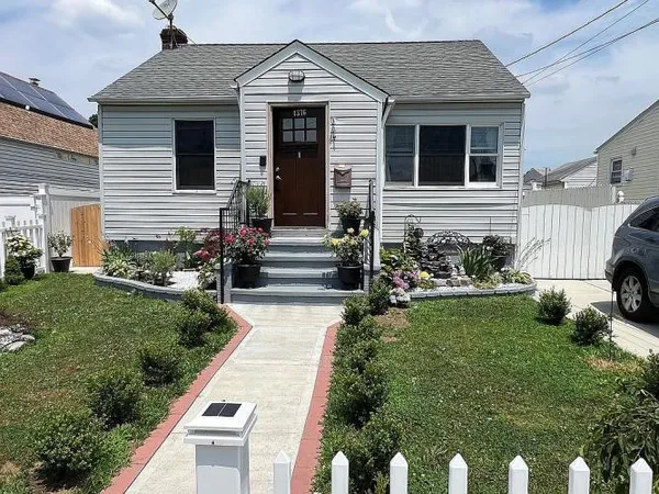 $650,000 | 1376 Malta Street, Elmont, NY 11003