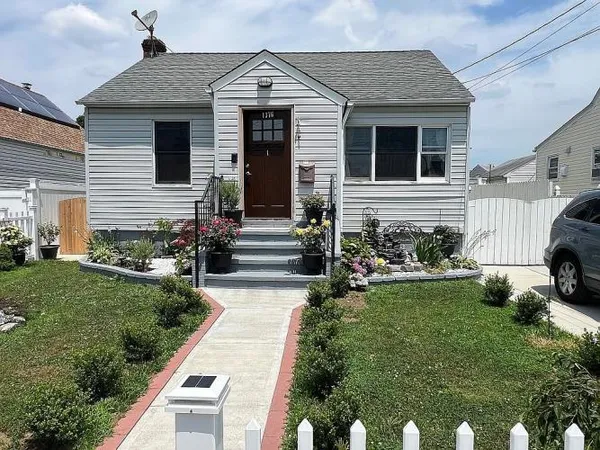 $650,000 | 1376 Malta Street, Elmont, NY 11003
