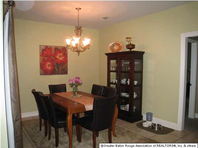 10632 Springglen Court Baton Rouge, LA 70810 - Photo 4 of 10