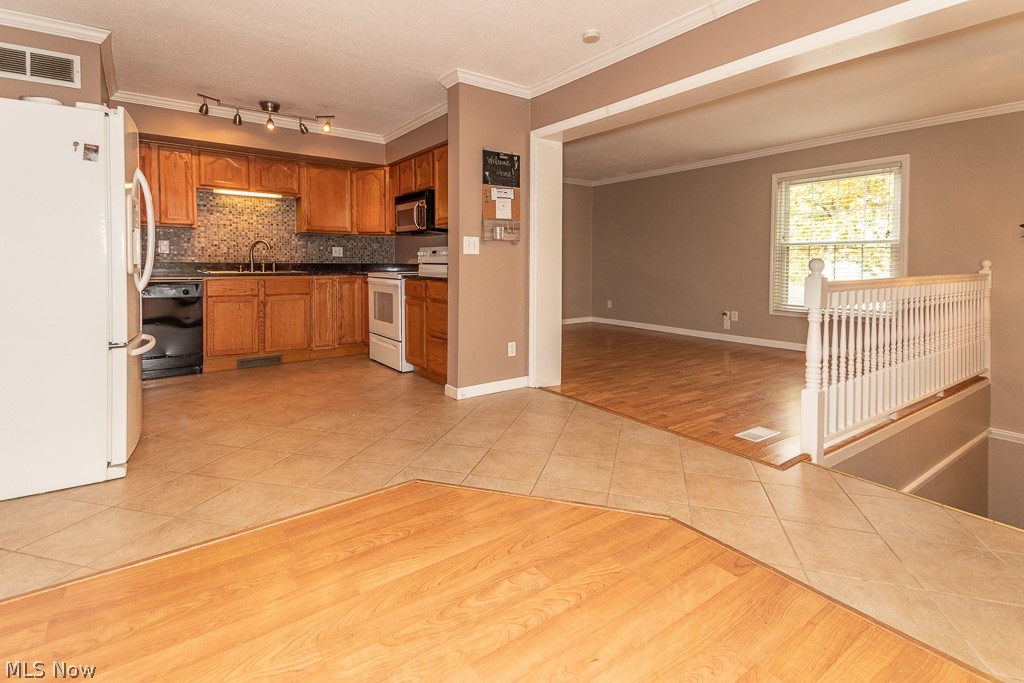 7395 Fox Mill Road, Unit C Mentor, OH 44060 - Photo 6 of 27