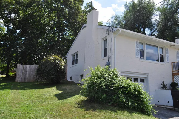 $345,000 | 204 Burnley Drive, Staunton, VA 24401