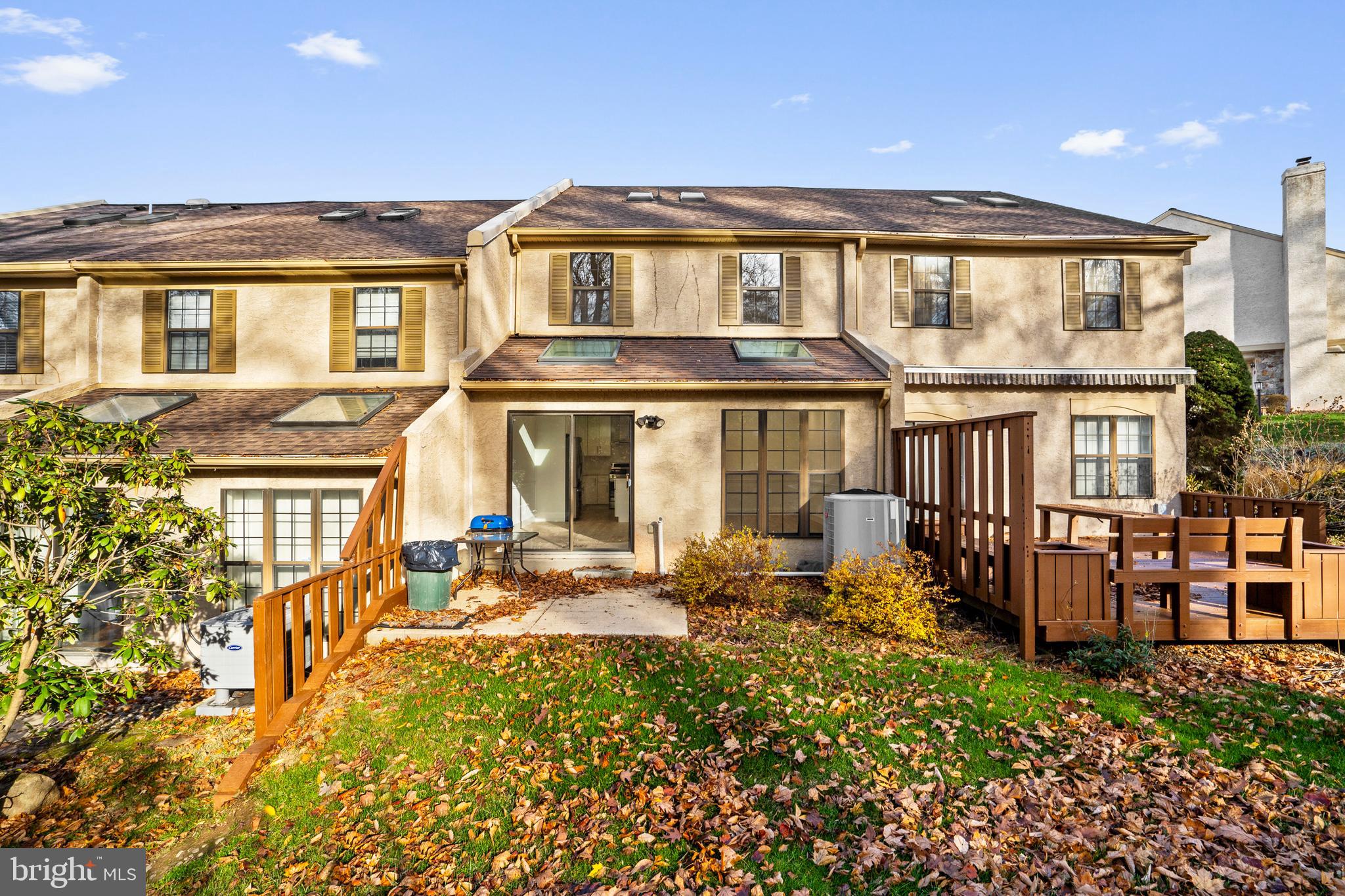 1007 Stoneham Drive, Unit 1007B Newtown Square, PA 19073 - Photo 25 of 31 front view of a building