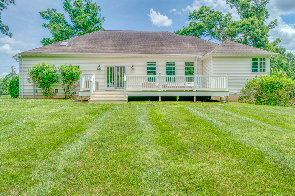 3550 East Bishop Road Mount Vernon, IL 62864 - Photo 53 of 61 a white house in middle of green field