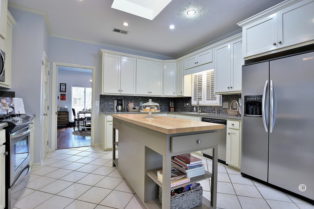 6260 Seminary Road Columbus, GA 31904 - Photo 11 of 28 Kitchen w/ Stainless Appliances