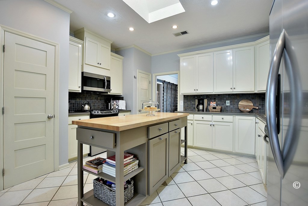 6260 Seminary Road Columbus, GA 31904 - Photo 12 of 28 Kitchen with Pantry