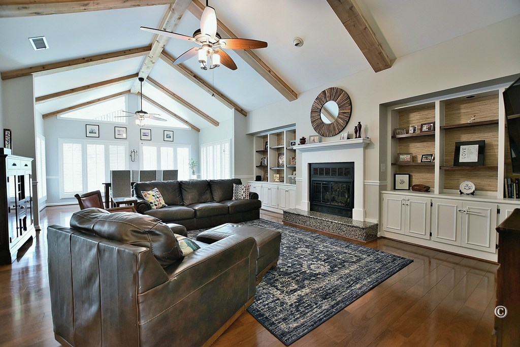6260 Seminary Road Columbus, GA 31904 - Photo 4 of 28 Great Room w/ Vaulted Ceiling