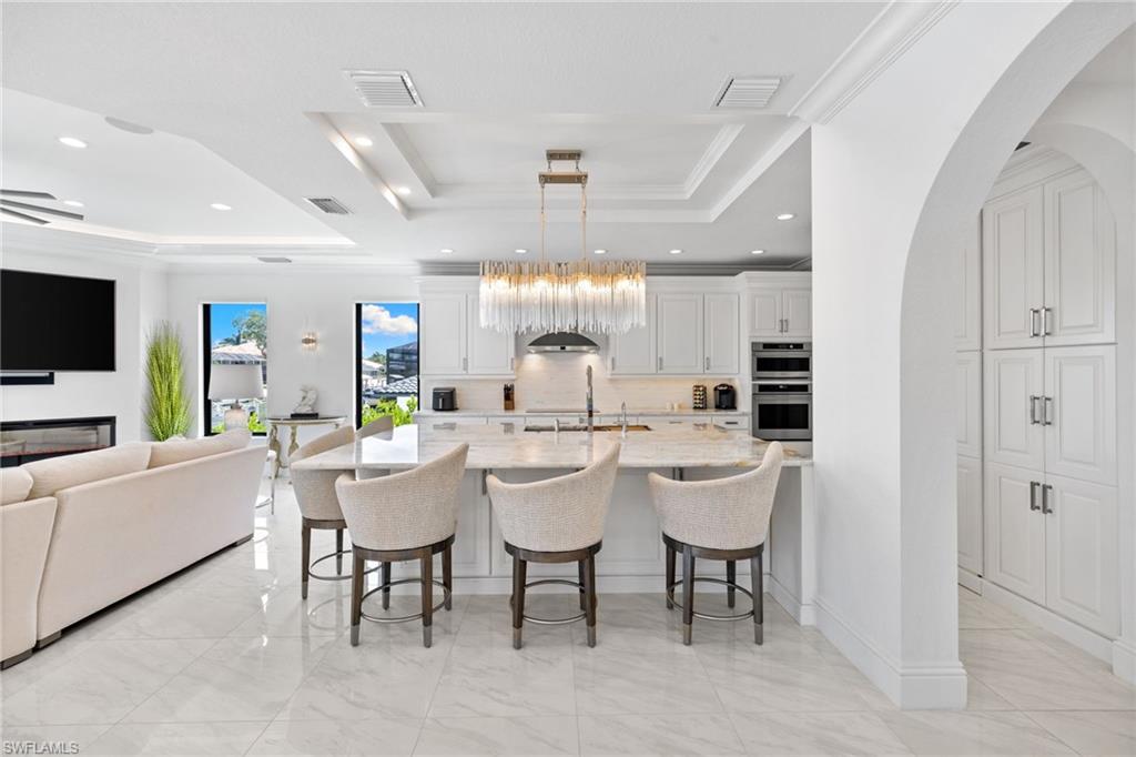279 Heron Avenue Naples, FL 34108 - Photo 9 of 50 Gallery Image 9