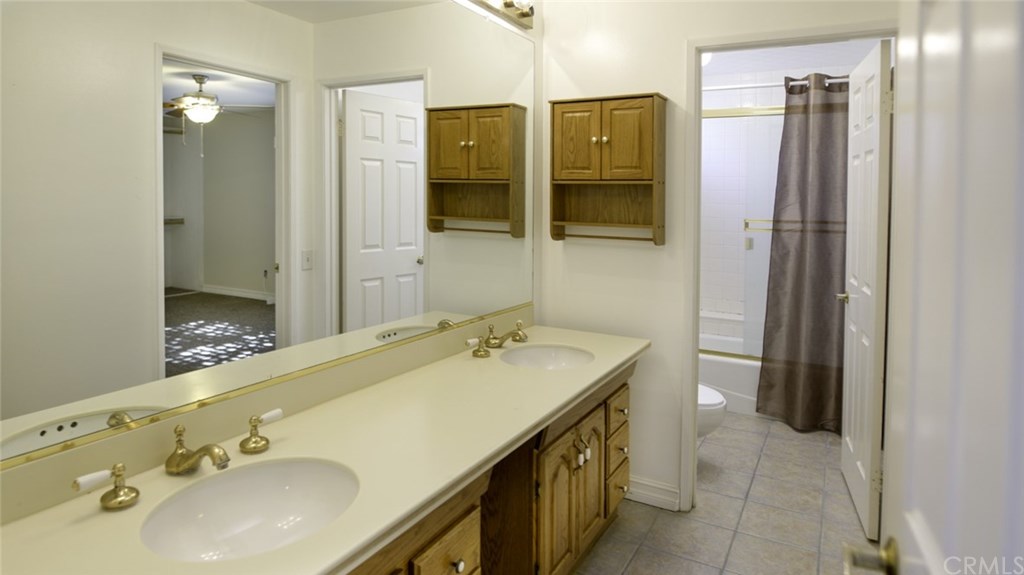 39419 Jessie Circle Temecula, CA 92591 - Photo 40 of 42 Second Residence bathroom # 2 view