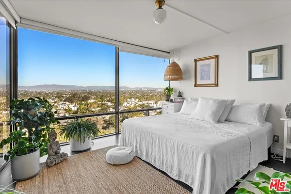 $5,800 | 4316 Marina City Drive, Unit 725, Marina del Rey, CA 90292