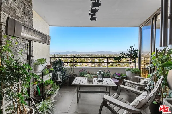 $5,800 | 4316 Marina City Drive, Unit 725, Marina del Rey, CA 90292