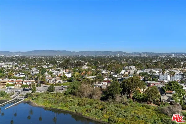 $5,800 | 4316 Marina City Drive, Unit 725, Marina del Rey, CA 90292