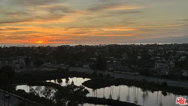 $5,800 | 4316 Marina City Drive, Unit 725, Marina del Rey, CA 90292