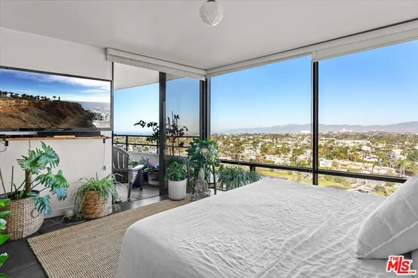 $5,800 | 4316 Marina City Drive, Unit 725, Marina del Rey, CA 90292