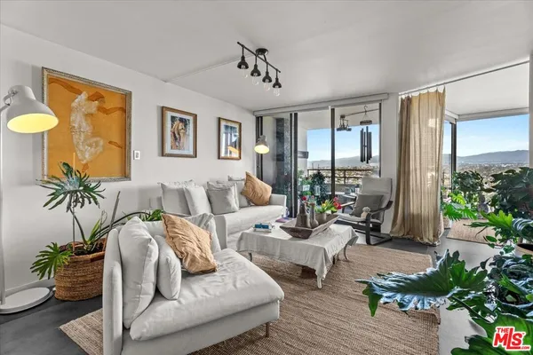 $5,800 | 4316 Marina City Drive, Unit 725, Marina del Rey, CA 90292