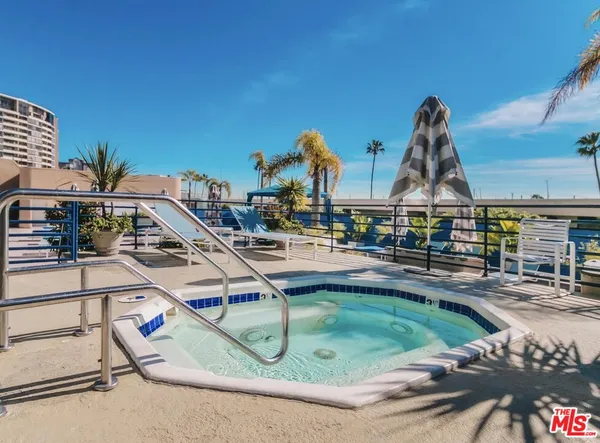 $5,800 | 4316 Marina City Drive, Unit 725, Marina del Rey, CA 90292
