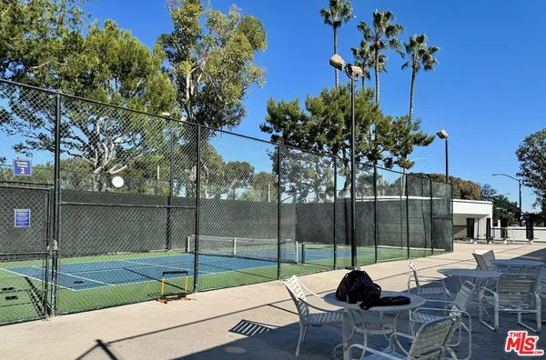 $5,800 | 4316 Marina City Drive, Unit 725, Marina del Rey, CA 90292
