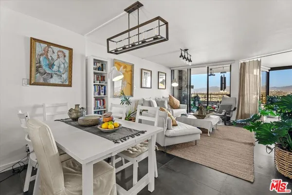 $5,800 | 4316 Marina City Drive, Unit 725, Marina del Rey, CA 90292