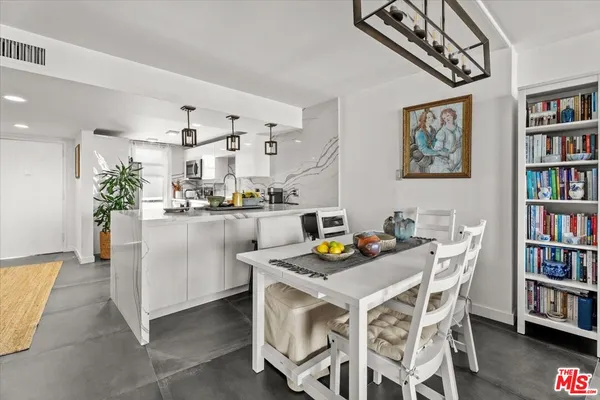 $5,800 | 4316 Marina City Drive, Unit 725, Marina del Rey, CA 90292