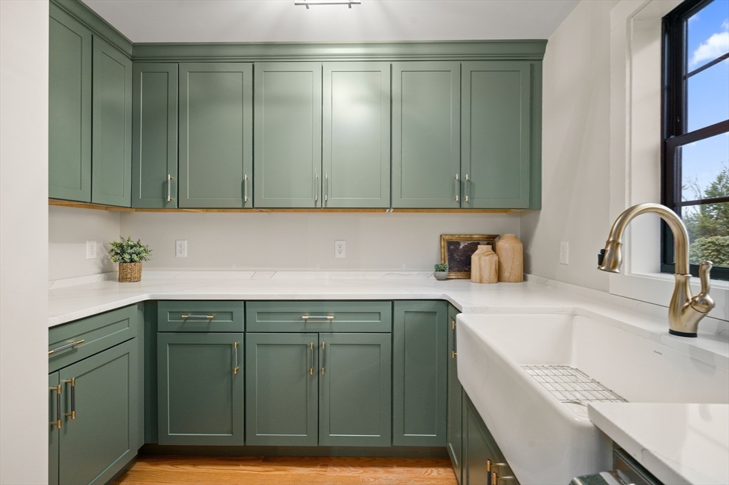 13 Alden Road Andover, MA 01810 - Photo 12 of 41