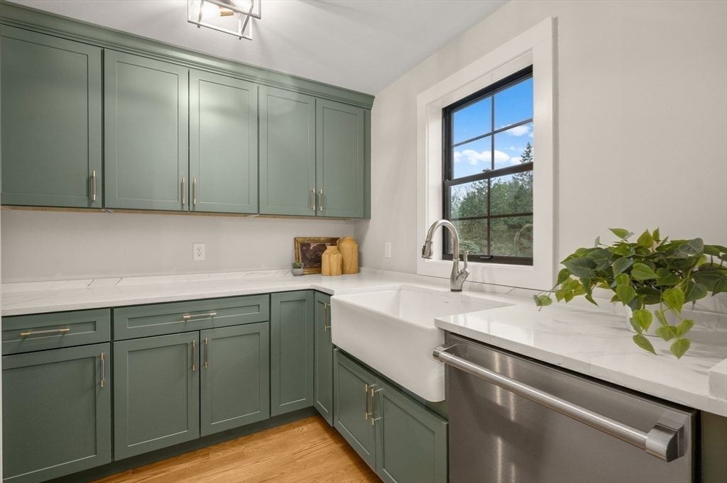 13 Alden Road Andover, MA 01810 - Photo 13 of 41
