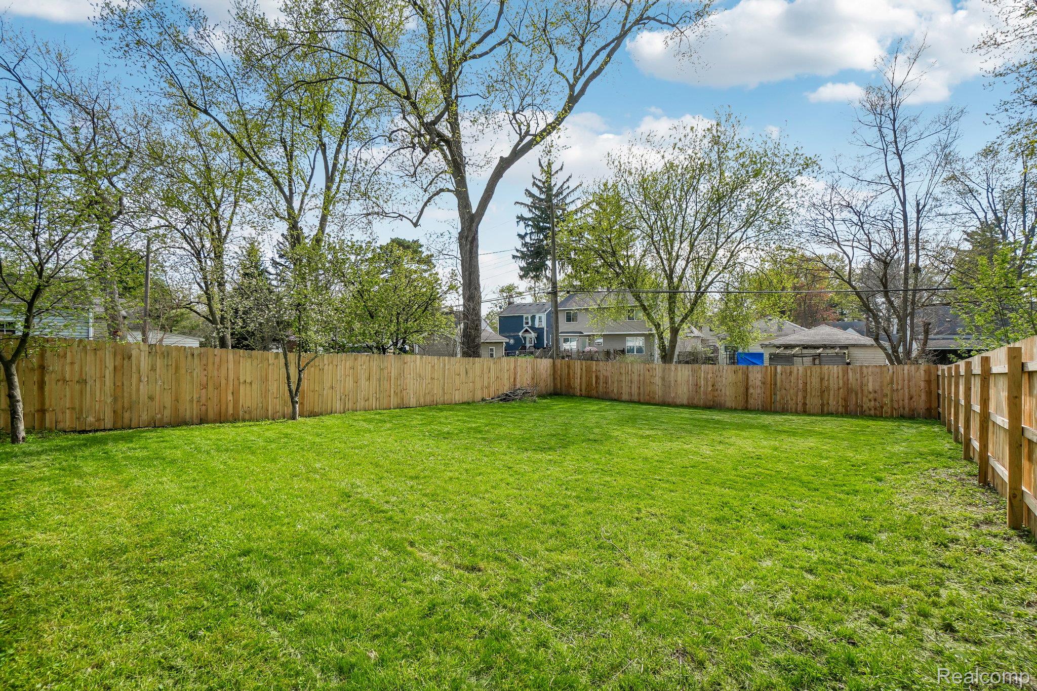 340 Dover Road Waterford, MI 48328 - Photo 35 of 38 35-web-or-mls-Dover Rd-S2704-035.jpg