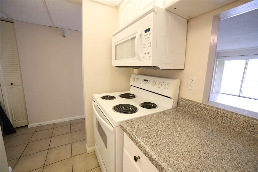 866 Southwest 9th St Circle Boca Raton, FL 33486 - Photo 6 of 16 Photo 6