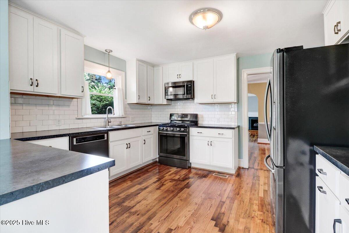 2306 Woodview Road Kinston, NC 28504 - Photo 28 of 40 28-2306 Woodview Rd-28