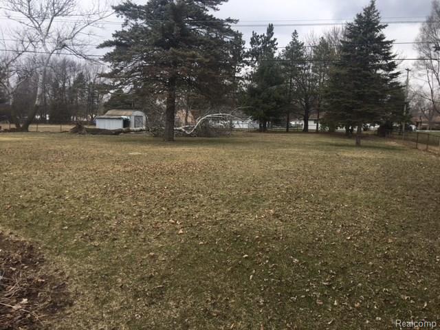5198 Maybee Road Clarkston, MI 48346 - Photo 3 of 19 IMG_9935.JPG