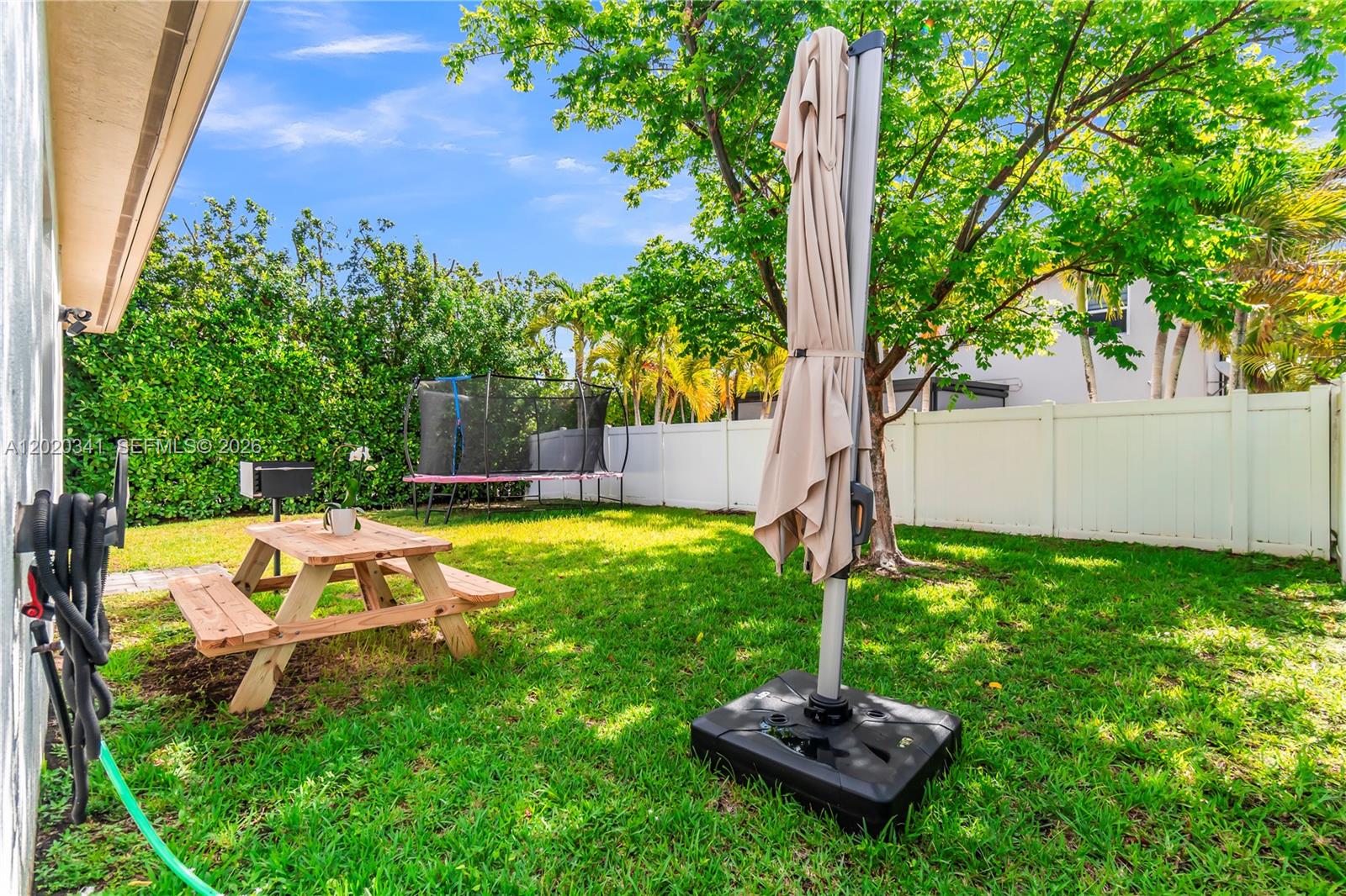 17064 Southwest 90th Way Miami, FL 33196 - Photo 29 of 36