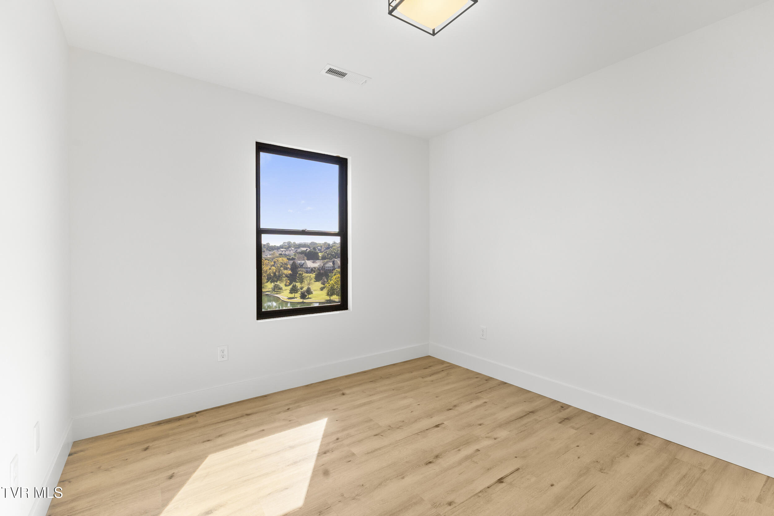 400 Noes Chapel Road Morristown, TN 37814 - Photo 28 of 45 33_img_4185