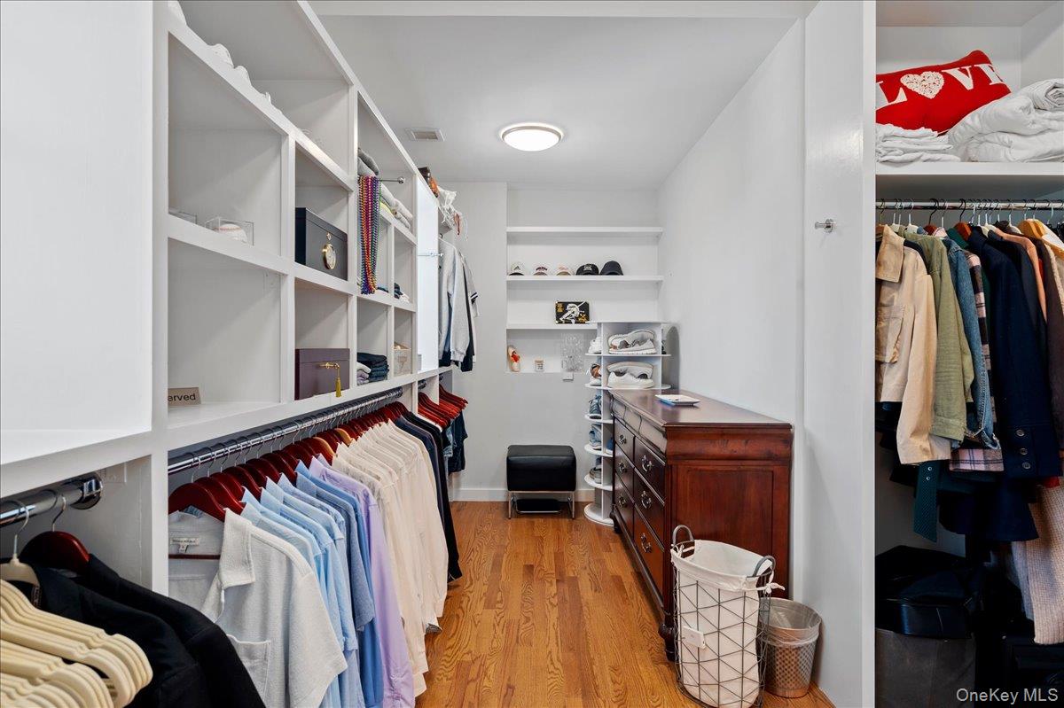 299 Stratton Road New Rochelle, NY 10804 - Photo 31 of 40 Gallery Image 31