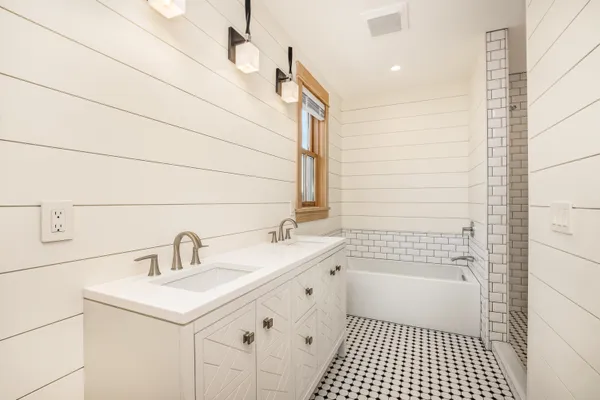 $1,499,999 | N52-w6296-8 Mill Street, Cedarburg, WI 53012