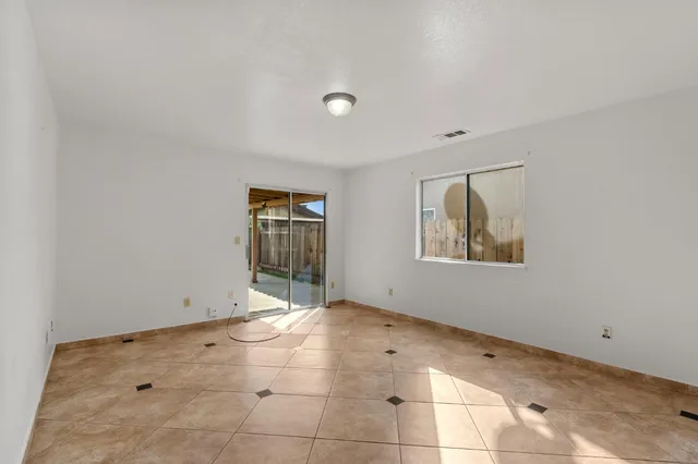 $389,900 | 6072 Preakness Drive, Riverbank, CA 95367