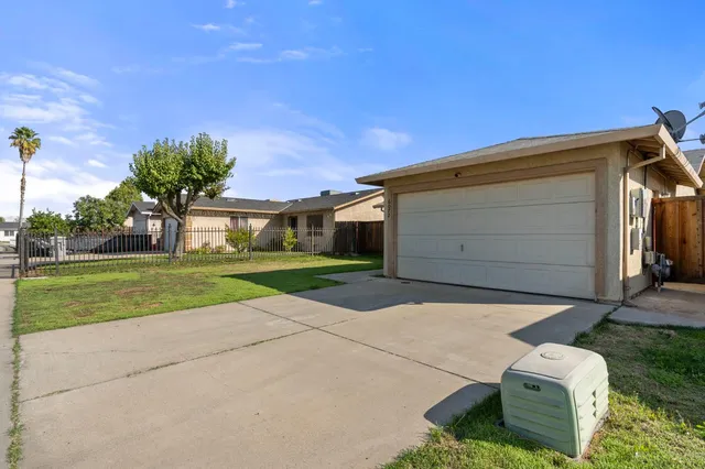 $389,900 | 6072 Preakness Drive, Riverbank, CA 95367