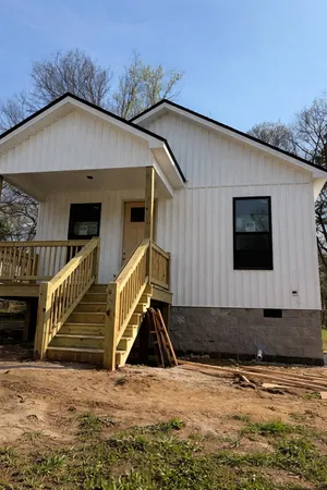 $215,000 | 1002 College Street West, Fayetteville, TN 37334