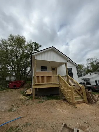 $215,000 | 1002 College Street West, Fayetteville, TN 37334