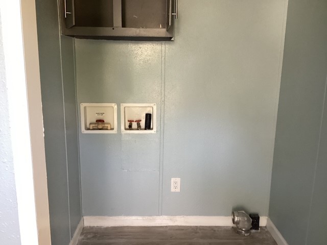 306 West Wallisville Road Highlands, TX 77562 - Photo 8 of 14 a view of door