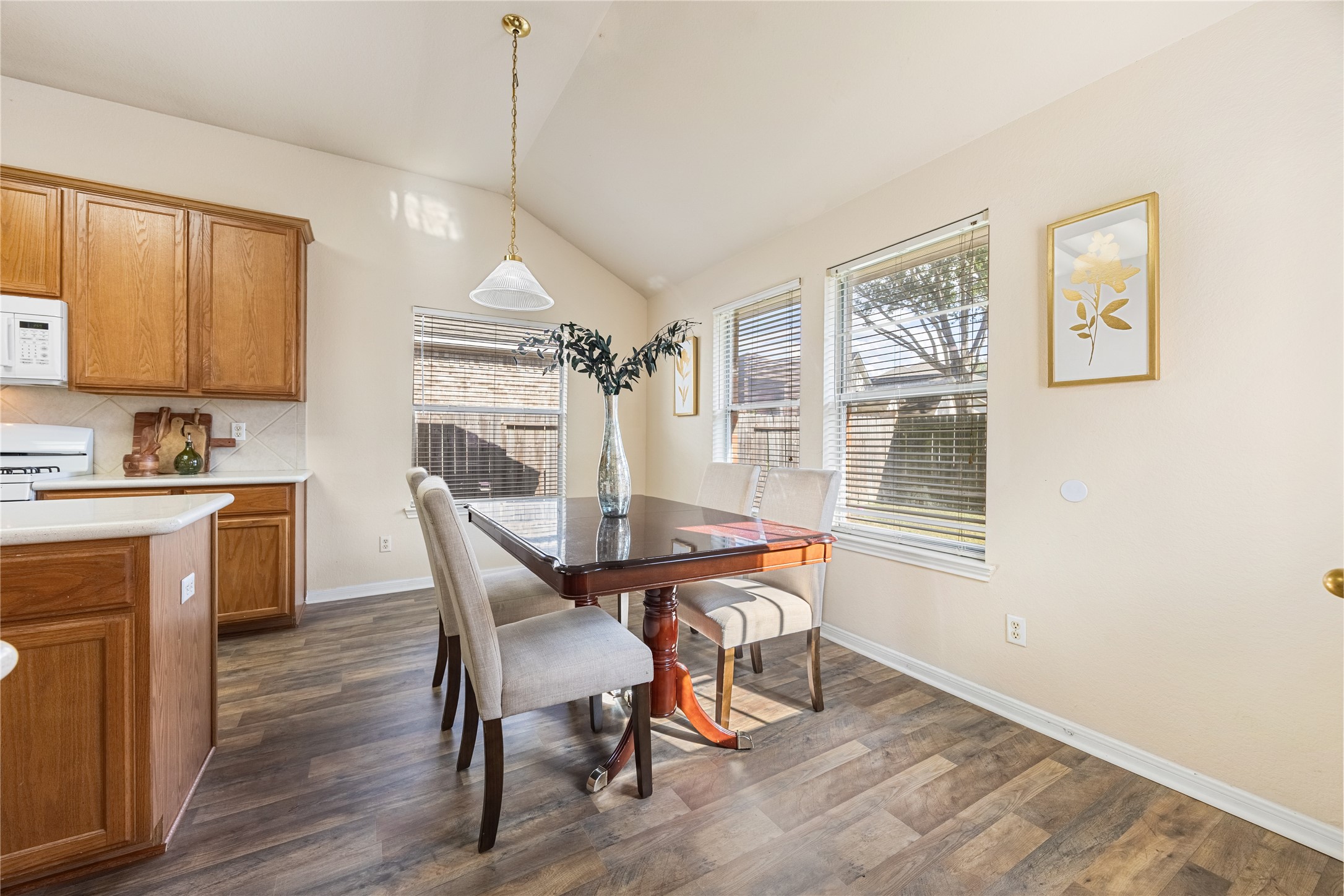 18739 Appletree Ridge Road Houston, TX 77084 - Photo 14 of 34 a dining room with furniture and window